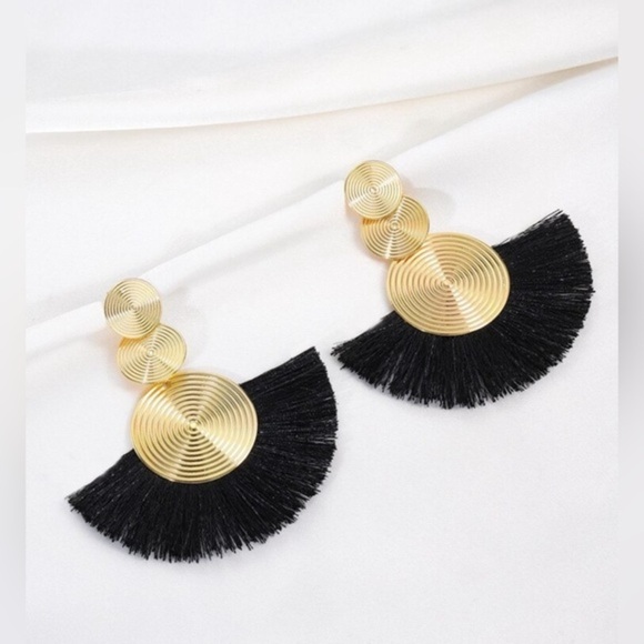 ✨NEW✨ Elegant Gold and Black Spiral boho Earrings - Picture 3 of 6